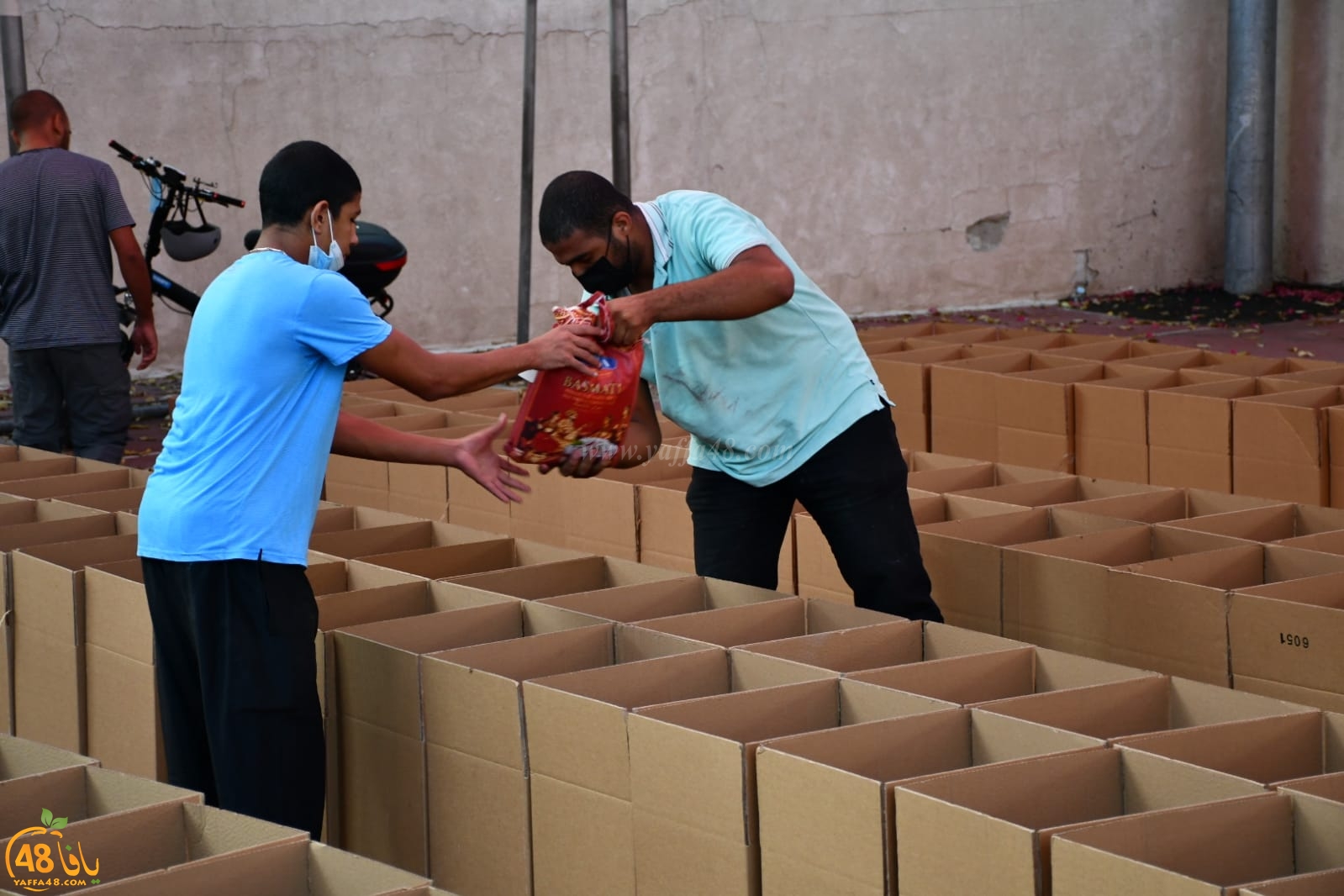 فيديو: جمعية يافا توزّع 250 طرداً غذائياً على العائلات المستورة في مدينة يافا